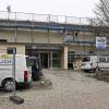 Die Bauarbeiten an der Grundschule Kaufering dauern an. Eine Containerlösung soll Abhilfe schaffen.