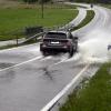 Zwischen Reinhartshausen und Straßberg war die Straße überflutet.