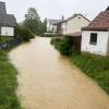 Die anhaltenden Regenfälle sorgen im Landkreis Aichach-Friedberg für Überschwemmungen. Feuerwehren sind im Dauereinsatz.