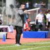 Trainer Dragan Kostic vom SV Sparta Lichtenberg gibt taktische Anweisungen.