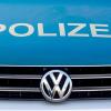 Nach einer Unfallflucht Am Anger in Mühlhausen sucht die Aichacher Polizei Zeugen. Ein unbekanntes Auto hatte einen Opel Corsa angefahren.