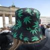 Tausende Menschen feierten am Brandenburger Tor bei der Kundgebung und dem Fest zur Legalisierung von Cannabis.