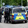 Mehr als 100 Polizistinnen und Polizisten rückten in Weißenhorn aus, nachdem ein Passant eine bewaffnete Person nahe einer Schule entdeckt hatte.