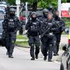 Mehr als 100 Polizeikräfte, darunter Spezialkräfte, waren am Mittwoch rund um das Claretinerkolleg in Weißenhorn im Einsatz.