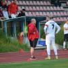 Vor dem Stadtderby unterhielt sich Westheims Kapitän Benjamin Walter noch mit Klaus Raßhofer, dem scheideneden Sportlichen Leiter des TSV Neusäß. Foto: Oliver Reiser