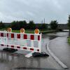 Die anhaltenden Regenfälle sorgen im Landkreis Aichach-Friedberg für Überschwemmungen. Feuerwehren sind im Dauereinsatz.