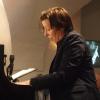 Maria Baptist gastiert im Neuburger Jazzkeller. Dort überrascht die Berliner Pianistin ihr Publikum.