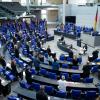 Blick in den Bundestag: Die monatliche Abgeordnetenentschädigung wird jährlich angepasst.