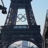 Die olympischen Ringe sind nun am Eiffelturm in Paris zu sehen.
