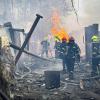 Bei einem russischen Raketenangriff auf die südukrainische Stadt Odessa wurden am Freitag mindestens 16 Menschen getötet und viele weitere verletzt, wie ukrainische Behörden mitteilten.