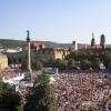 In Stuttgart hoffen sie auf ein neues "Sommermärchen": Wie 2006 wird der Schlossplatz in Stuttgart die zentrale Fanzone sein. Bis zu 30.000 Fans können dann die EM-Spiele live auf Großbildleinwänden verfolgen.
