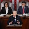 Joe Biden (vorne) forderte in seiner Rede mehr Unterstützung für die Ukraine. 