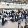 Der Prozess wegen Geldautomaten-Sprengungen findet in einer zum Verhandlungssaal umfunktionierten Sporthalle in Bamberg statt.