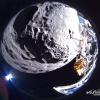 Bild der Odysseus-Mondlandefähre von Intuitive Machines vom Krater Schomberger auf dem Mond.