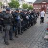 Polizisten trauern auf dem Mannheimer Marktplatz um ihren getöteten Kollegen.