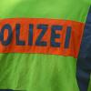 Die Polizei ermittelt nach einem Vorfall in Donauwörth gegen einen Autofahrer wegen des Verdachts der Nötigung.