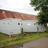 Für die Bewohnerinnen und Bewohner in St. Afra, die im Haus kein Wasser benützen sollen, sich im angrenzenden  Lindenau Sanitärcontainer aufgestellt.