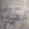 In der antiken Ausgrabungsstätte Pompeji in der Nähe von Neapel wurden jetzt 2000 Jahre alte Kinderzeichnungen entdeckt. Zu sehen sind unter anderem Kampfszenen. Psychologen vermuten, dass die Kinder solche Kämpfe zuvor live im Amphitheater beobachtet haben.