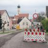 Die Pöttmeser Straße in Inchenhofen ist seit Montag wegen der Arbeiten zur Kanalsanierung gesperrt.