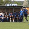 SVH-Trainer Thomas Weber (Zweiter von rechts) sah ein torloses Remis im Kreisliga-Derby gegen den FC aus Lauingen.