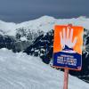 Rettungskräfte haben in den Schweizer Alpen am Sonntagabend die Leichen von fünf Skitourengängern entdeckt.