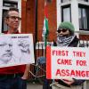 Demonstranten protestieren vor der ecuadorianischen Botschaft fünf Jahre nachdem Wikileaks-Mitbegründer Julian Assange dort von den britischen Behörden festgenommen wurde. 