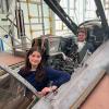 Franziska Mitterhuber (18) und Lukas Leiter (23) sind Azubis bei Airbus. Als sie mit ihrer Ausbildung begonnen haben, war noch Frieden in Europa.