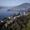 Der Tagungsort in schweizerischen Bürgenstock, hoch über dem  Vierwaldstättersee. In einem Luxushotel auf dem Bergrücken, berühmt für seinen atemberaubenden Ausblick beginnt am Sontag eine Ukraine-Friedenskonferenz.  