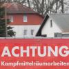 Ein Schild warnt vor «Kampfmittelräumarbeiten» in Oranienburg.