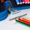 Mit ihrem Übertrittszeugnis bekommen Grundschüler in Bayern ihre Empfehlung für die weiterführende Schulart nach Abschluss der vierten Klasse.