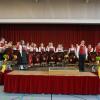 Sie haben am Sonntagnachmittag mit Pauken und Trompeten den Frühling begrüßt: die Musikerinnen und Musiker des Musikvereins Aretsried.
