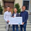 Die Firma WDT mit den beiden Geschäftsführern Jochen (links) und Reiner Rieger überbrachten bereits einen Tag nach dem ersten Spendenaufruf einen Scheck in fünfstelliger Höhe.