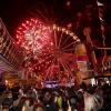 Immer freitags um 21.45 Uhr erhellt das Brilliant-Höhenfeuerwerk den Himmel über dem Herbstplärrer.                                     