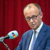 Der CDU-Bundesvorsitzende Friedrich Merz spricht im Rahmen des Europawahlkampfes in der Kulturhalle in Hanau-Steinheim.