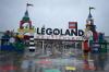 Das Legoland Deutschland hat auch im Dauerregen durchgehend geöffnet. Im Feriendorf nebenan wurden nicht nur Besucher, sondern auch Rettungskräfte und vom Hochwasser betroffene Familien untergebracht.