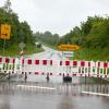 Die anhaltenden Regenfälle sorgen im Landkreis Aichach-Friedberg für Überschwemmungen. Feuerwehren sind im Dauereinsatz.