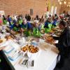 Noch bis zum 17. März werden in der evangelischen St. Paul-Kirche in Augsburg täglich rund 400 Mahlzeiten über die Theke der Essensausgabe gehen.
