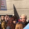 Julia Nawalnaja (r), Witwe von Alexey Nawalny, steht am Rande einer Demonstration in der Nähe der russischen Botschaft.