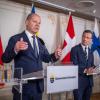 Bundeskanzler Olaf Scholz (links) nimmt neben Ulf Kristersson (Mitte), Ministerpräsident von Schweden, und Mette Frederiksen, Ministerpräsidentin von Dänemark, an einer Pressekonferenz teil. 