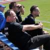 Das hatte sich das Illertisser Trainer- und Betreuerteam um Chef Holger Bachthaler (vorne) im letzten Heimspiel ganz anders vorgestellt. Foto: Roland Furthmair