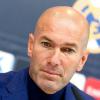 Der FC Bayern soll Kontakt zu Zinédine Zidane aufgenommen haben.