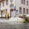 Das Wasser der Blies im Saarland ist zurückgegangen, jetzt beginnt das Auspumpen und Reinigen der Straßen und Gebäude.