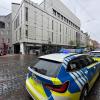 Eine Serie von Brandstiftungen in Geschäften hat Polizei und Feuerwehr in der Augsburger Innenstadt in Atem gehalten. Sie mussten kurz hintereinander an fünf Orte ausrücken.