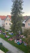 Picknick im historischen Stadtgraben - auch dieses Angebot gibt es in Wemding.