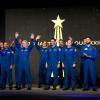 Die Astronauten der Nasa-Absolventengruppe XXIII winken der Menge zu, während sie bei der Abschlussfeier im Johnson Space Center in Houston vorgestellt werden.
