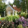 Das Künstlerhaus Gasteiger mit seinem Garten am Ammersee-Westufer ist beliebtes Ausflugsziel.