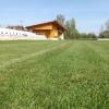 Der Sportplatz in Walkertshofen ist frisch saniert. Am kommenden Sonntag findet hier das erste Heimspiel statt. 