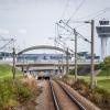 Auf diesen Gleisen, die zum Flughafen München führen, verkehrt bislang nur die S-Bahn.