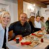 Nahmen unter anderem am deutsch-türkischen Frühstück in Bobingen teil (von links): Landtagsabgeordnete Carolina Trautner mit dem Vereinsvorsitzenden Arif Diri und Nils Ehrling (rechts).