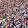 Deutschland-Fans sehen sich beim Public Viewing  das Spiel zwischen Deutschland und Ungarn an.